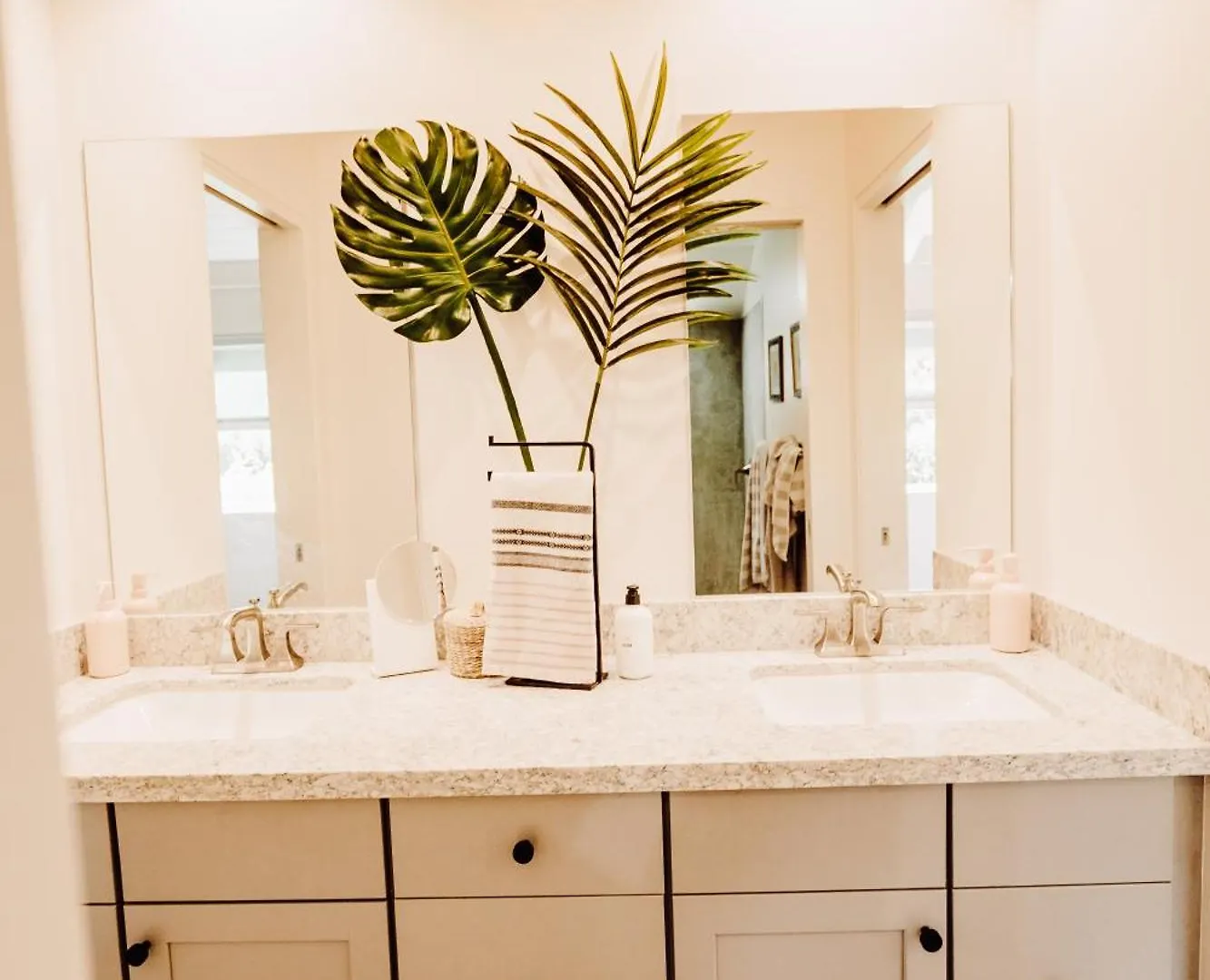 Boho New Construction: On Golf Course/Views/Hot Tub Ac Walk To Market And Beach Princeville
