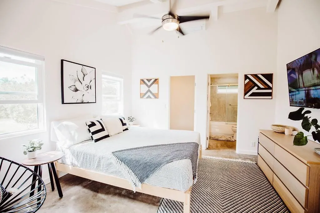 Holiday home Boho New Construction: On Golf Course/Views/Hot Tub Ac Walk To Market And Beach Princeville