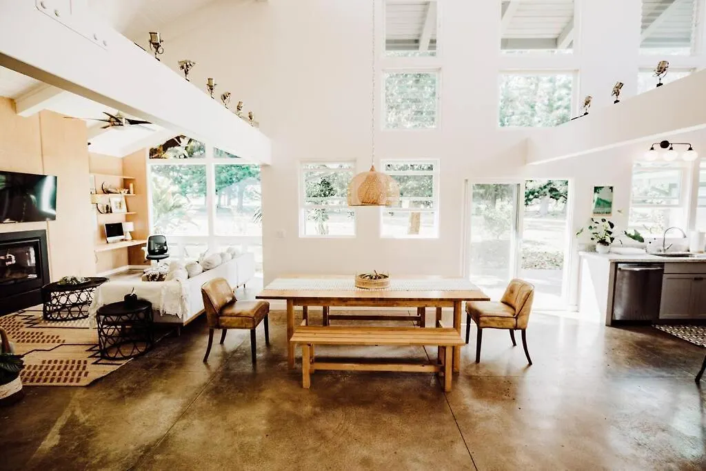 Boho New Construction: On Golf Course/Views/Hot Tub Ac Walk To Market And Beach Princeville