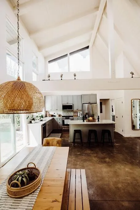 Boho New Construction: On Golf Course/Views/Hot Tub Ac Walk To Market And Beach Princeville 0*,  United States