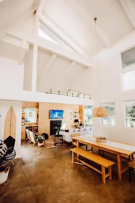 Holiday home Boho New Construction: On Golf Course/Views/Hot Tub Ac Walk To Market And Beach Princeville