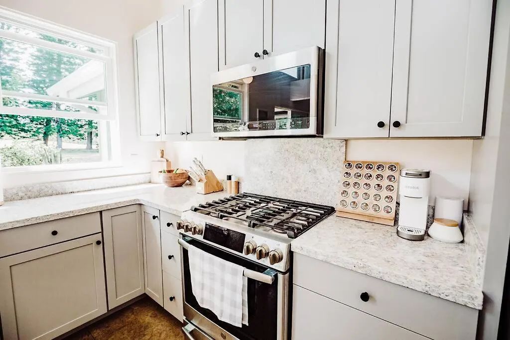 Boho New Construction: On Golf Course/Views/Hot Tub Ac Walk To Market And Beach Princeville 0*,  United States