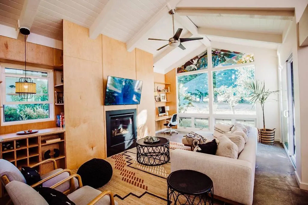 Boho New Construction: On Golf Course/Views/Hot Tub Ac Walk To Market And Beach Princeville